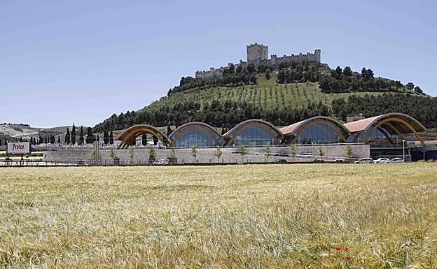 Las bodegas Protos de la Ruta del Vino Ribera de Duero en Peñafiel, Valladolid.