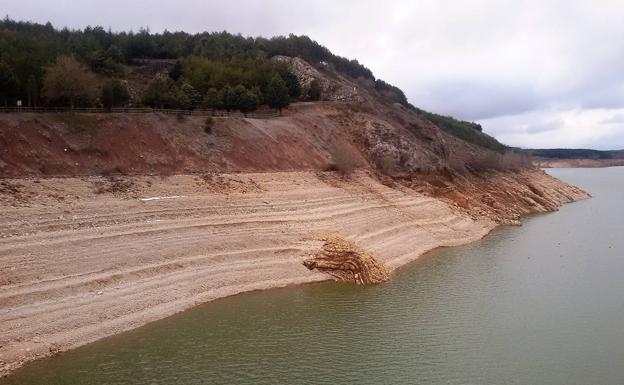 Último tercio del invierno (2018). La situación comenzó a mejorar en el embalse de Aguilar. 