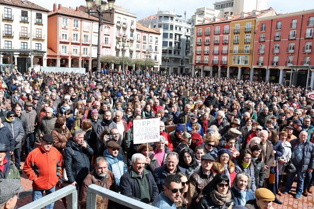 Fotos: Más de 4.000 burgaleses se manifiestan por unas pensiones dignas