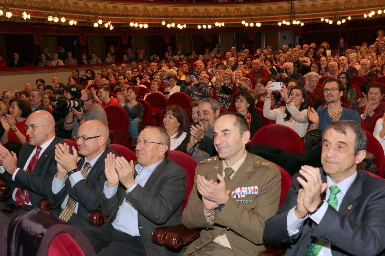 Fotos: Concha Velasco recibe la Medalla de Oro de Valladolid