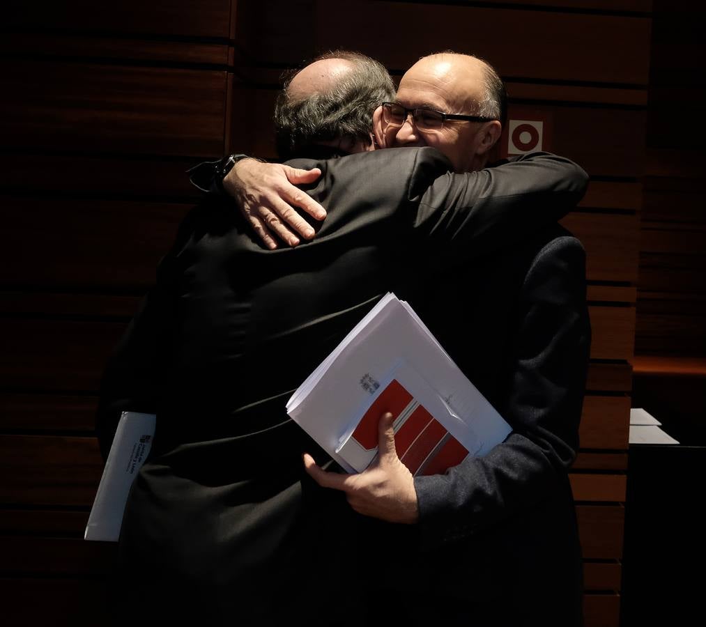 El presidente de la Junta de Castilla y León, Juan Vicente Herrera, ha tendido la mano una vez más para cerrar acuerdos de comunidad en torno a la ordenación del territorio y la reforma del Estatuto de Autonomía