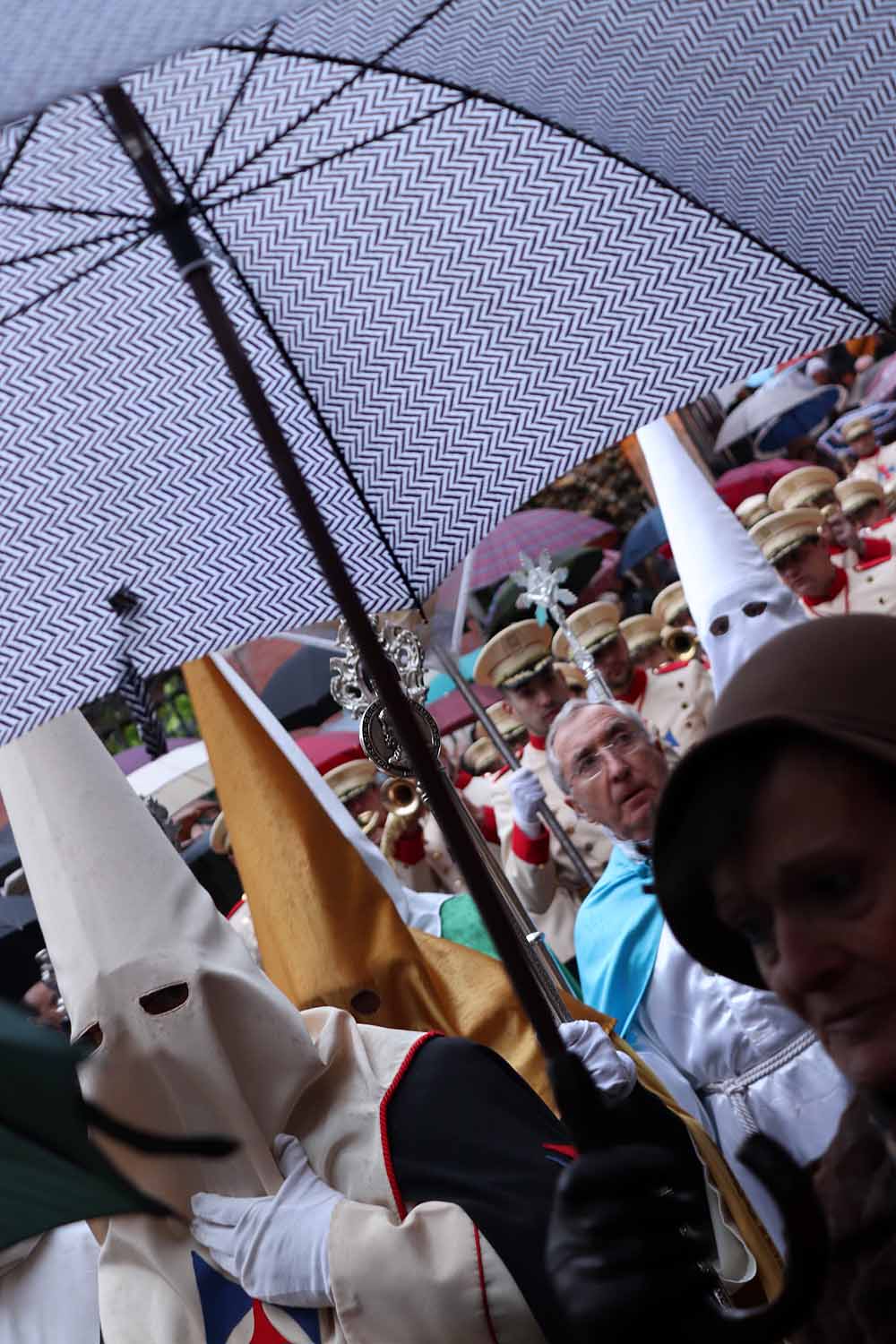 Fotos: Las imágenes de la Procesión del Santísimo Cristo de Burgos