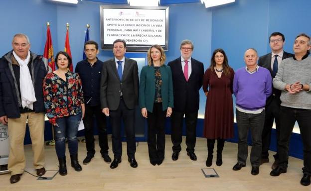 Asistentes a la presentación del anteproyecto de ley.