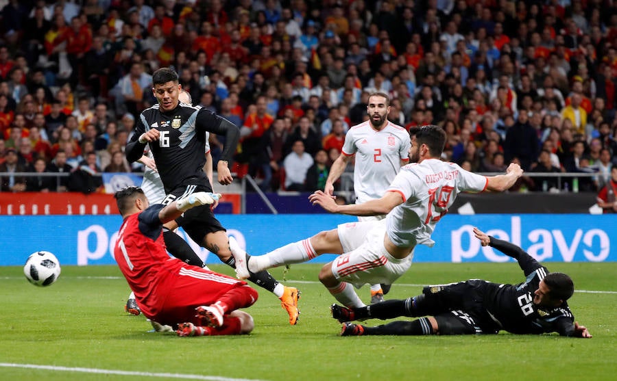 La selección que dirige Julen Lopetegui apabulló a Argentina en su estreno en el Wanda Metropolitano (6-1) con un 'hat-trick' de Isco y tantos de Diego Costa, Thiago y Aspas.