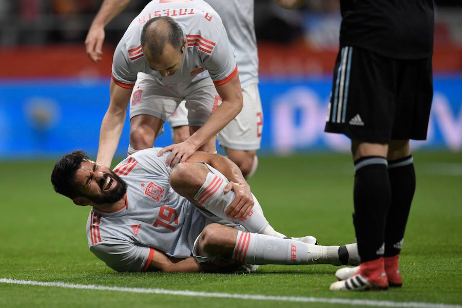 La selección que dirige Julen Lopetegui apabulló a Argentina en su estreno en el Wanda Metropolitano (6-1) con un 'hat-trick' de Isco y tantos de Diego Costa, Thiago y Aspas.