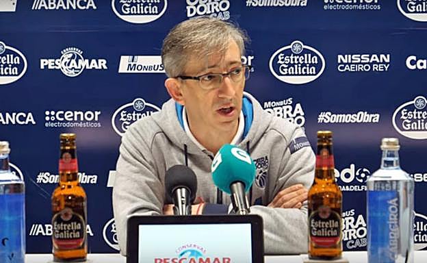 Moncho fernández, entrenador del Monbus Obradoiro, en la previa del partido