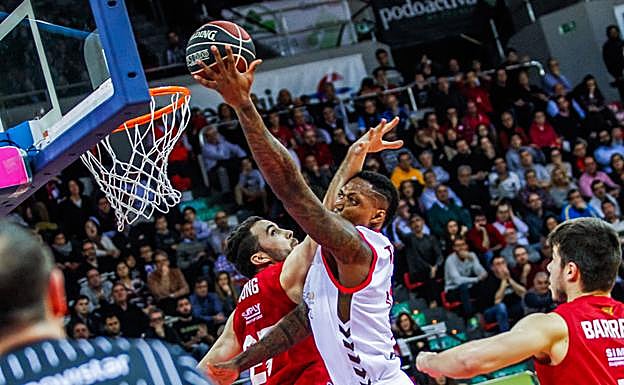 Deon Thompson es una pieza clave en la lucha por las victorias