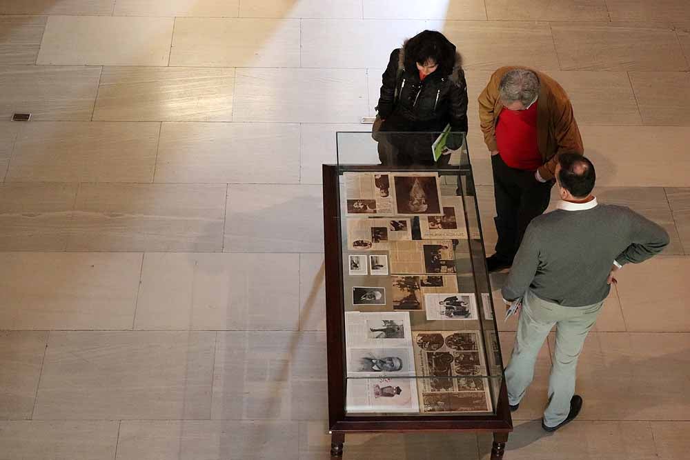 La sala de exposiciones del Arco de Santa María acoge la muestra 'El rostro de las letras'