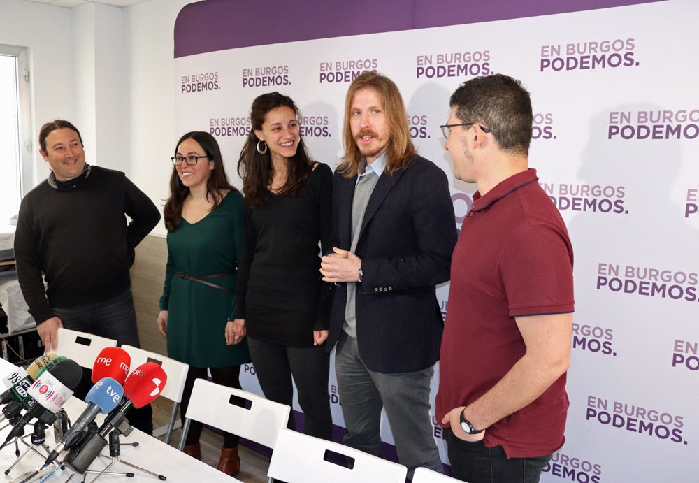 Imagen de archivo de Fernández con Salinero y Guinea, entre otros miembros de Podemos