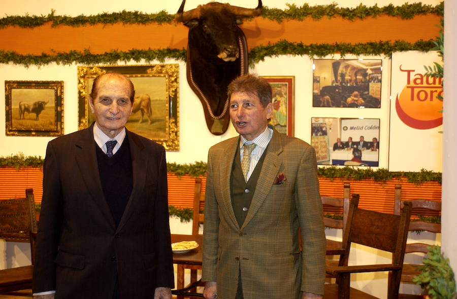 El rejoneador Ángel Peralta junto a su hermano Rafael Peralta en la Feria del Toro de Sevilla.