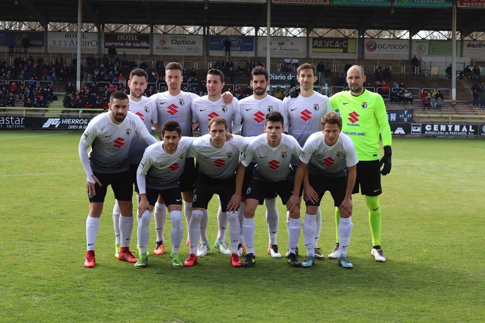 Una selección de las mejores imágenes del choque entre el Burgos CF y el CD Izarra.