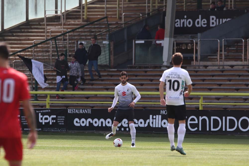 Una selección de las mejores imágenes del choque entre el Burgos CF y el CD Izarra.