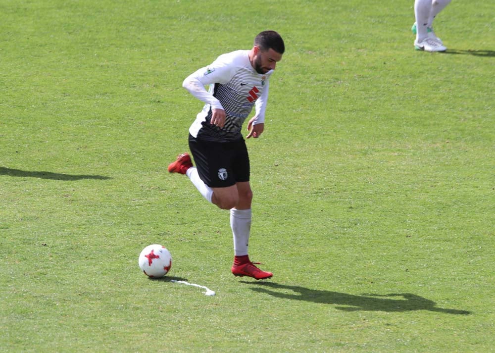 Una selección de las mejores imágenes del choque entre el Burgos CF y el CD Izarra.