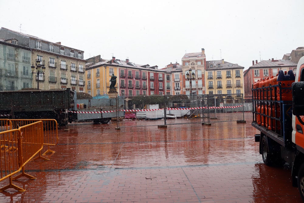 Fotos: La nieve continúa el martes en Burgos