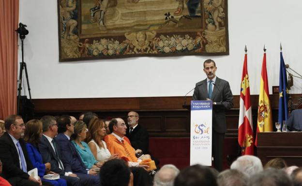 El Rey, en el Paraninfo de la USAL durante la apertura del curso.