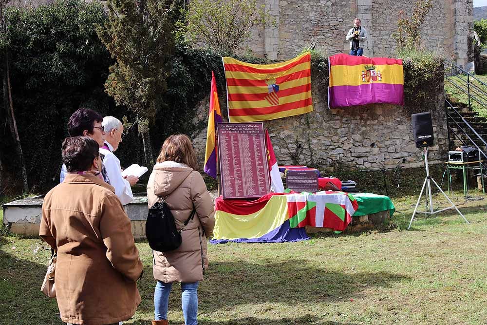 Fotos: Entrega de los restos de cuatro represaliados en Valdenoceda