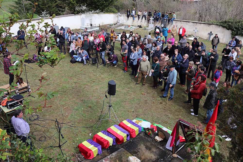 Fotos: Entrega de los restos de cuatro represaliados en Valdenoceda