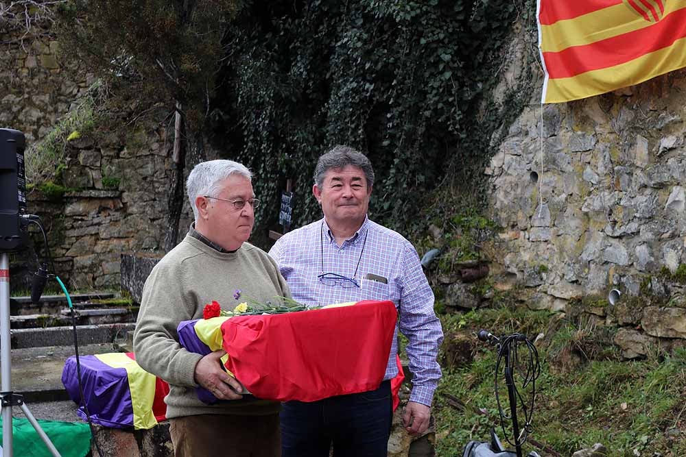 Fotos: Entrega de los restos de cuatro represaliados en Valdenoceda