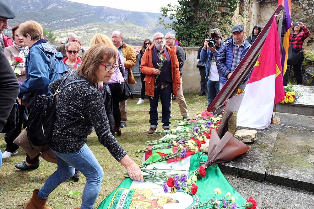 Fotos: Entrega de los restos de cuatro represaliados en Valdenoceda