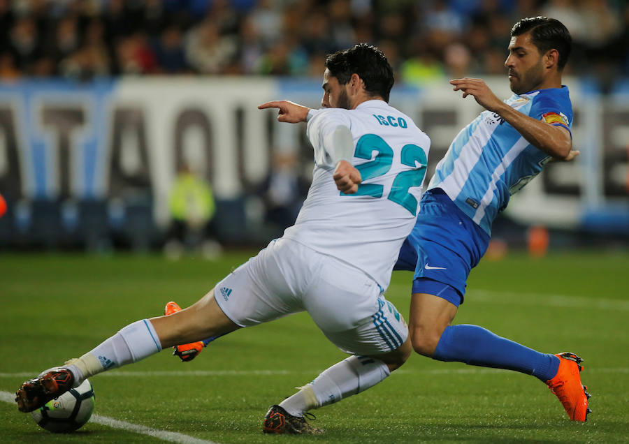 El Real Madrid consigue la victoria en La Rosaleda, gracias a los tantos de Isco y Casemiro. El Málaga marcó el gol del honor en el último minuto del encuentro