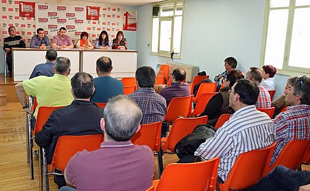 Miembros de la plantilla asistieron este viernes a una asamblea informativa con los delegados sindicales