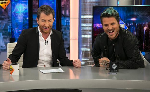 Dani Martín con Pablo Motos en 'El Hormiguero'. 