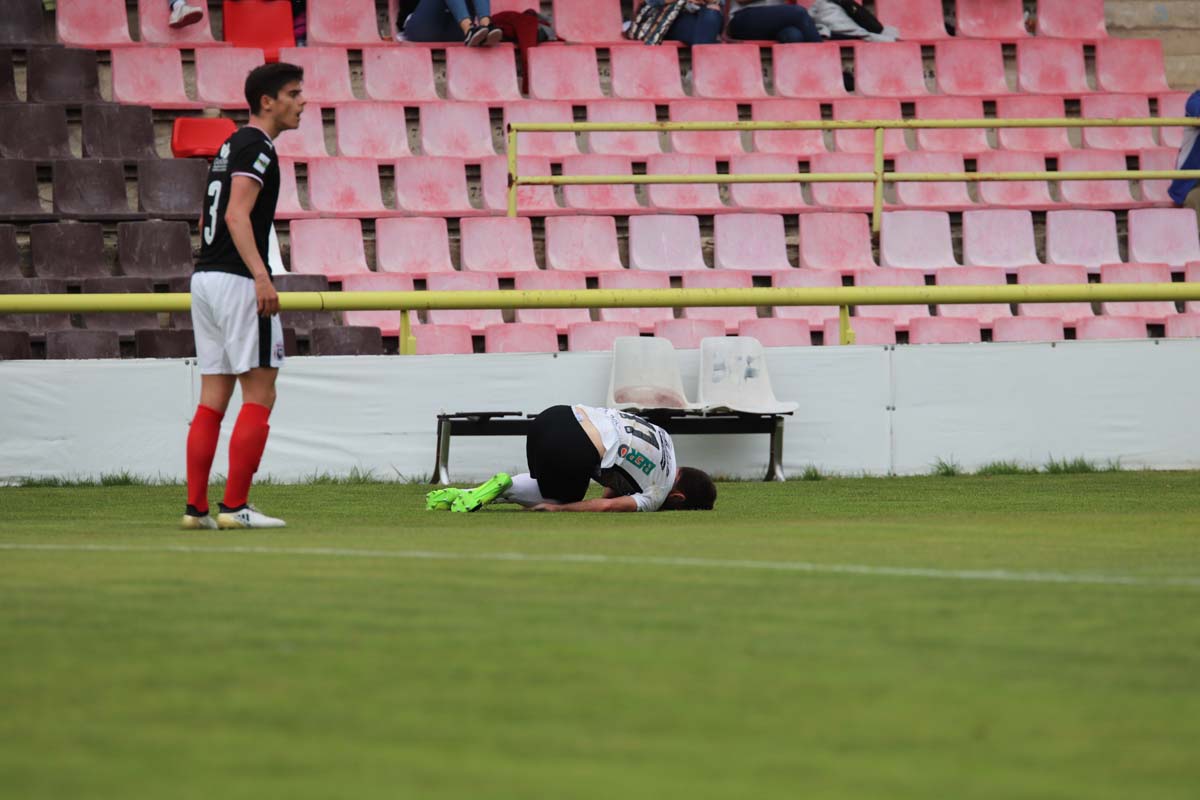 Una selección de las mejores imágenes de la victoria del Burgos CF frente al CD Vitoria.