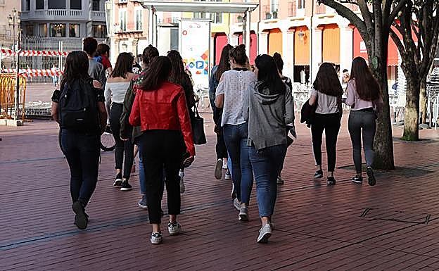 Cada vez hay menos población joven.