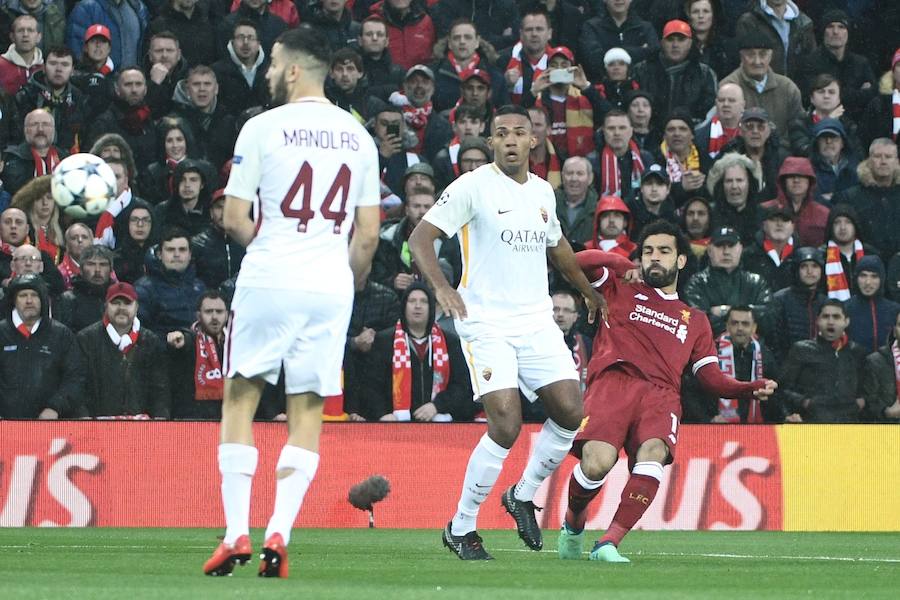 El Liverpool encarriló la eliminatoria con una fantástica actuación de Salah, pero la salida del egipcio del terreno de juego permitió a la Roma mantener una pequeña esperanza para la vuelta en el Olímpico.