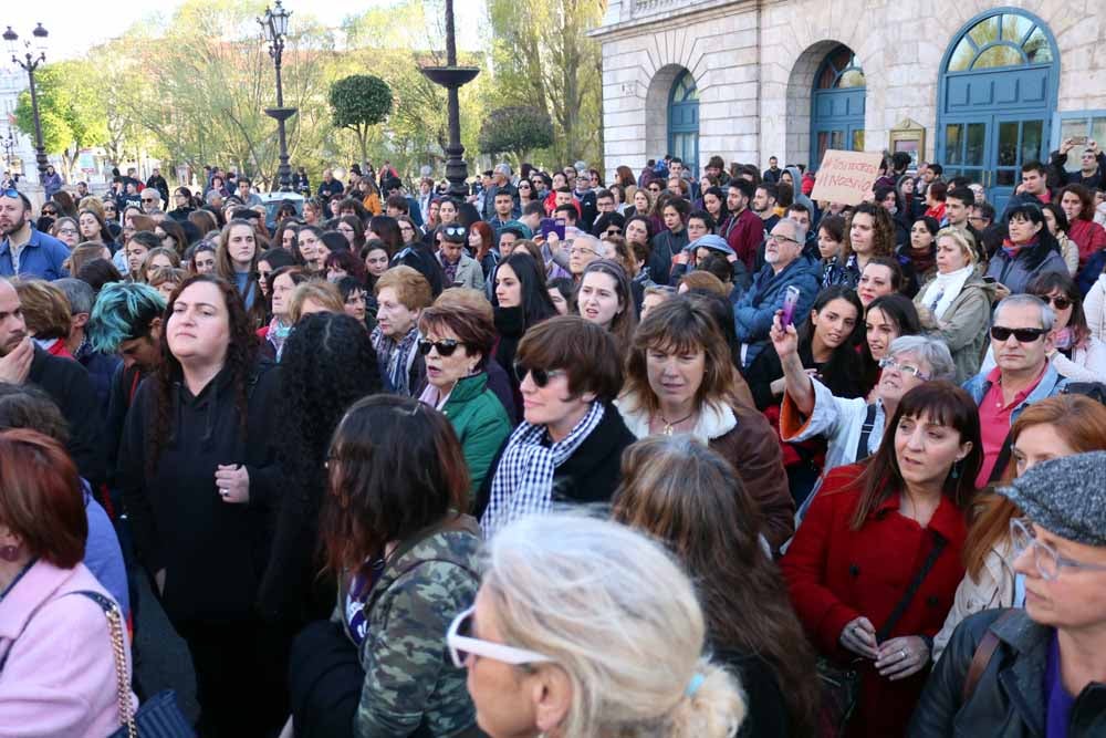 Fotos: Manifestación en Burgos contra la sentencia de &#039;La Manada&#039;