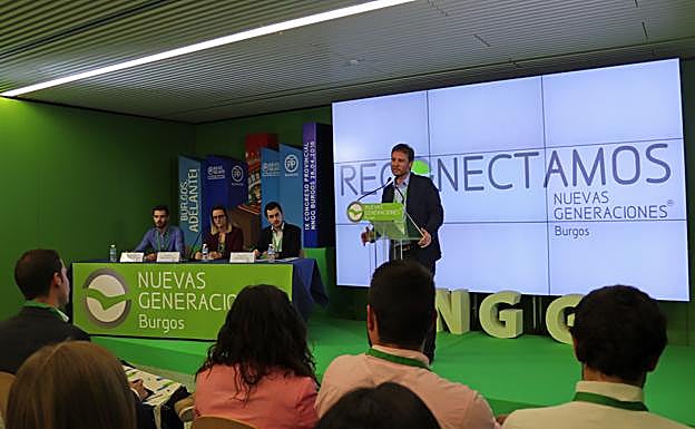 Borja Suárez, como secretario general del PP de Burgos, ha participado en la inauguración del congreso