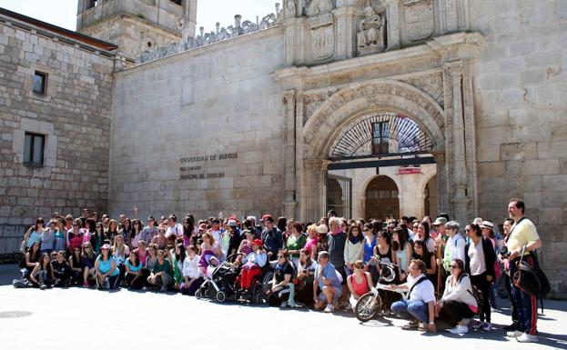 La marcha suele contar con una nutrida participación