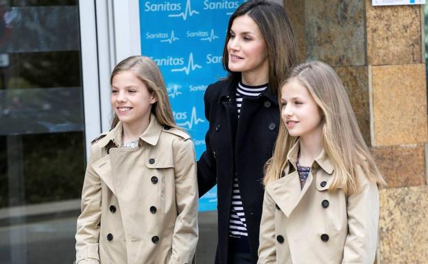 La reina Letizia y sus hijas, la princesa Leonor y la infanta Sofía.
