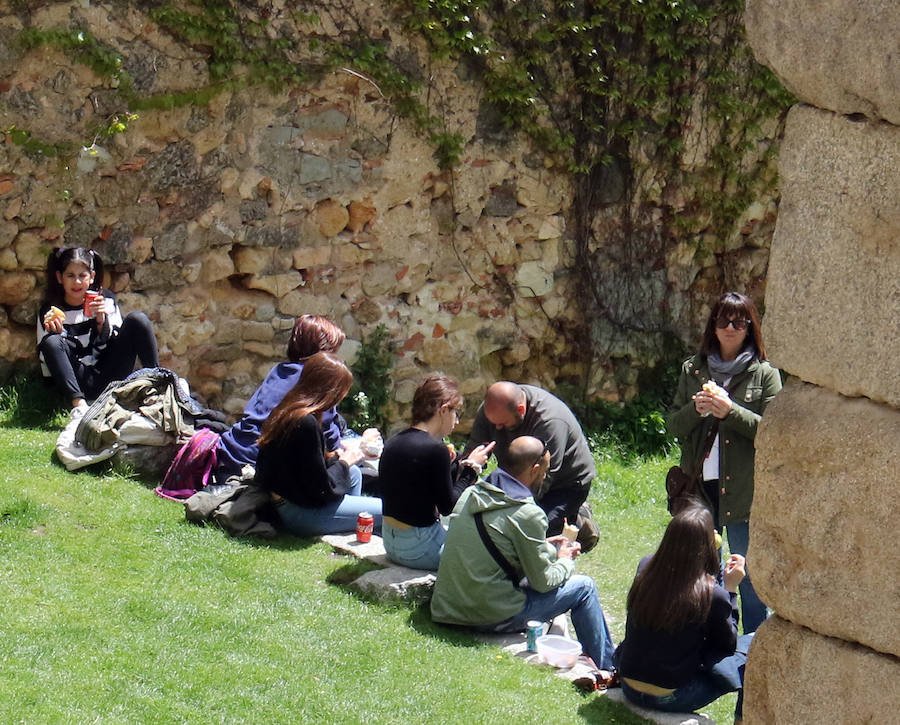 Fotos: Los turistas invaden Segovia