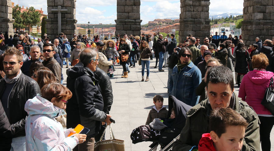 Fotos: Los turistas invaden Segovia