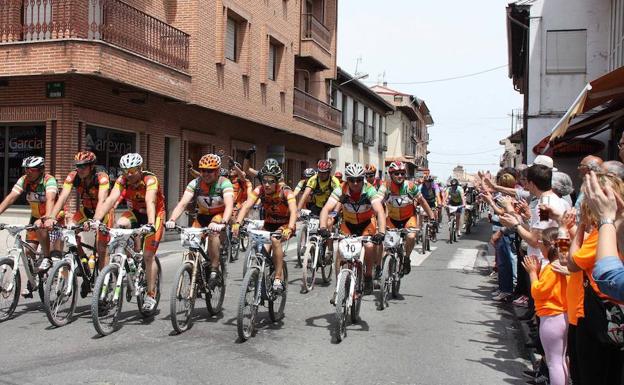 Participantes en una anterior edición de 'Los Cien de La Nava'. 