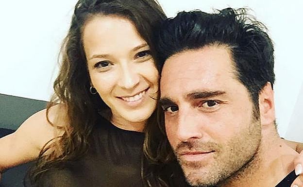 Bustamante con la baularina Yana Olina. 