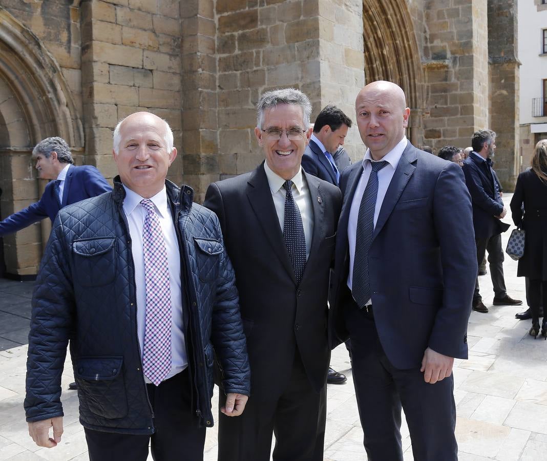 Los vecinos dieron una calurosa bienvenida a la Reina que acudió a la villa palentina para inaugurar 'Mons Dei', la XXIII edición de la exposición, que podrá visitarse desde mañana y hasta el 18 de noviembre