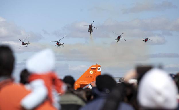 La Base Aérea de matacán acoge el Festival Aéreo VIII Centenario Universidad de Salamanca. 