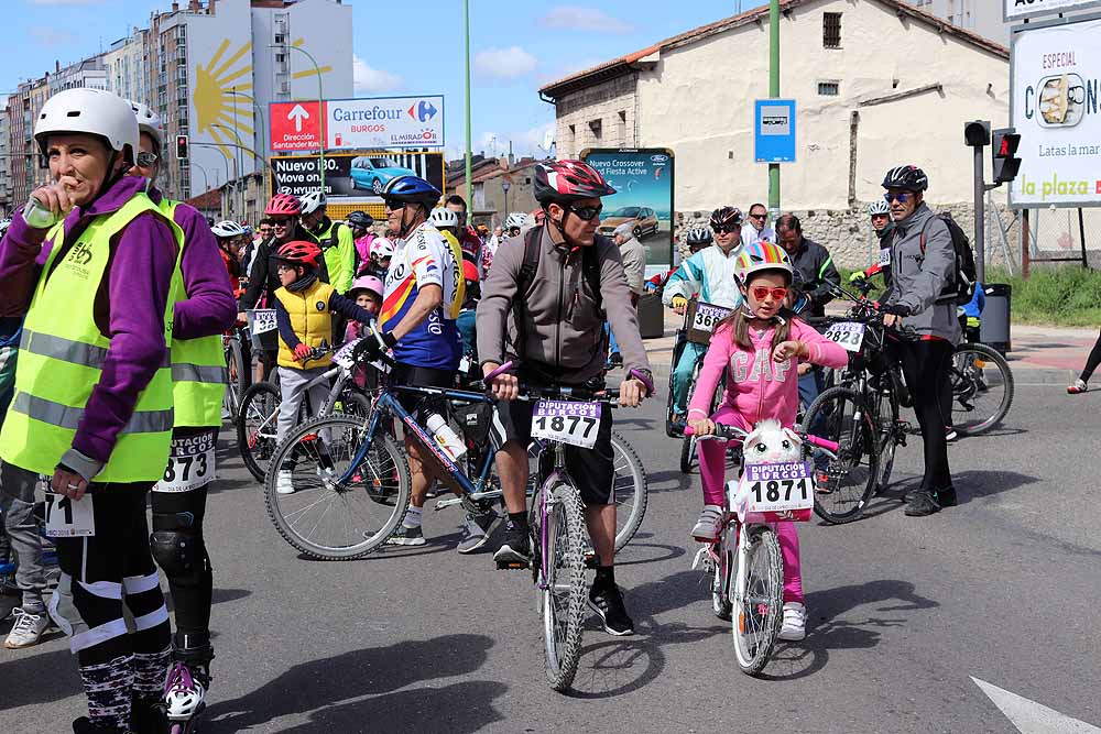 10.000 burgaleses han participado esta jornada de domingo en el Día de la Bici, una iniciativa de Proyecto Hombre, para promocionar el deporte y los estilos de vida saludables