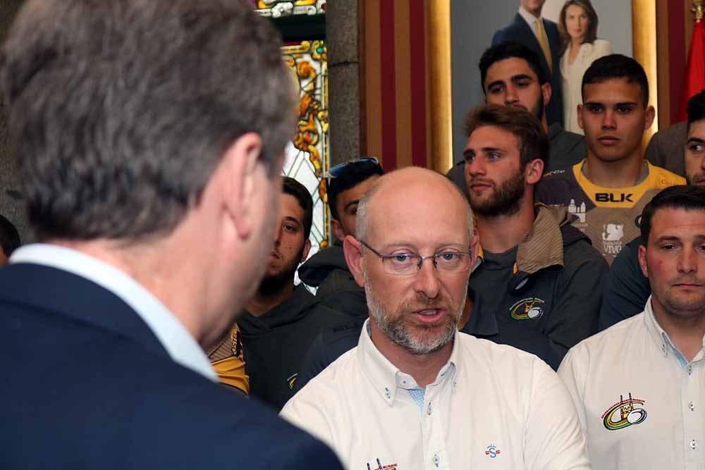 Fotos: El Ubu Colina Clinic celebra su histórico ascenso en el Ayuntamiento, en imágenes