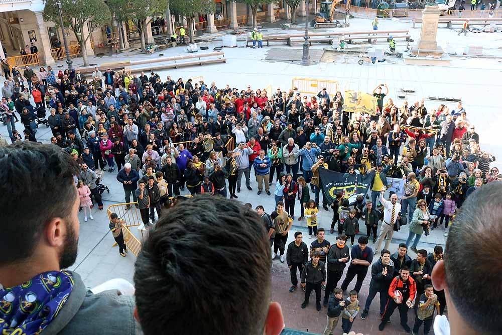 Fotos: El Ubu Colina Clinic celebra su histórico ascenso en el Ayuntamiento, en imágenes
