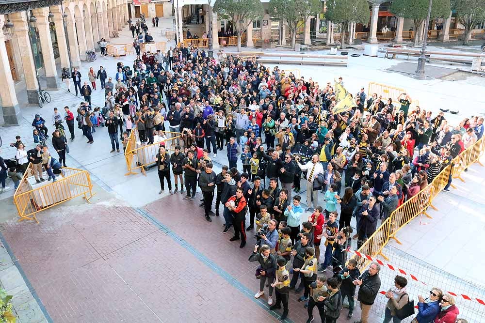 Fotos: El Ubu Colina Clinic celebra su histórico ascenso en el Ayuntamiento, en imágenes