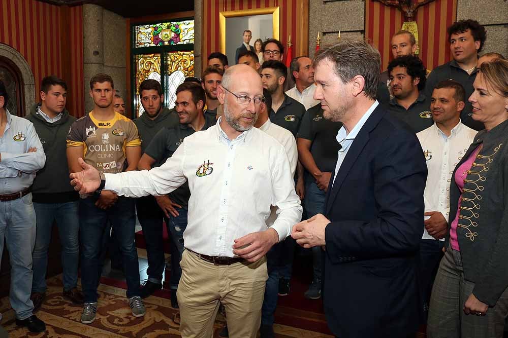 Fotos: El Ubu Colina Clinic celebra su histórico ascenso en el Ayuntamiento, en imágenes