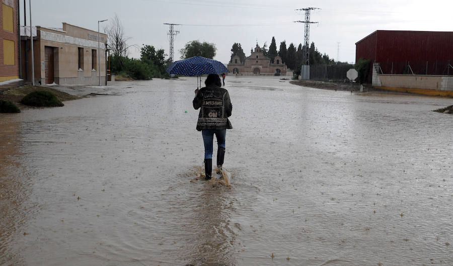 Fotos: Una tormenta inunda las calles de La Seca