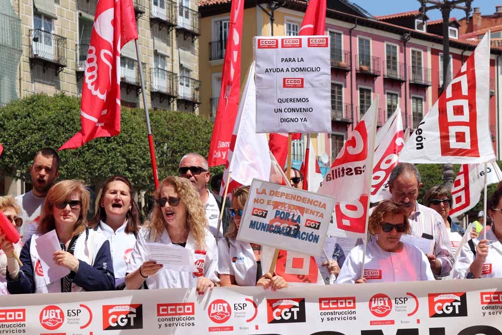Fotos: Concentración de las trabajadoras del Servicio de Ayuda a Domicilio