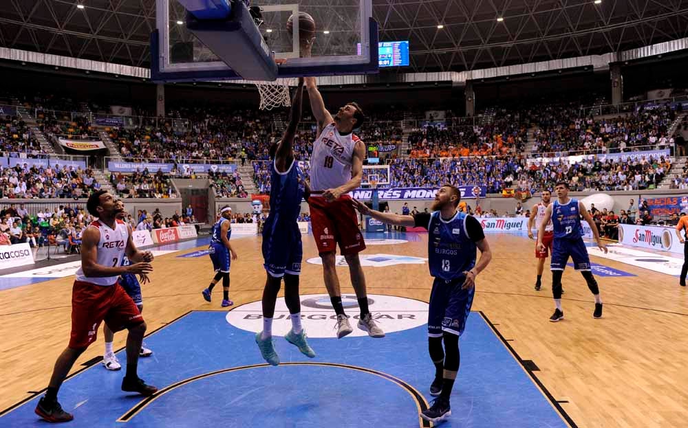 Fotos: Las mejores imágenes del San Pablo RETAbet Bilbao Basket