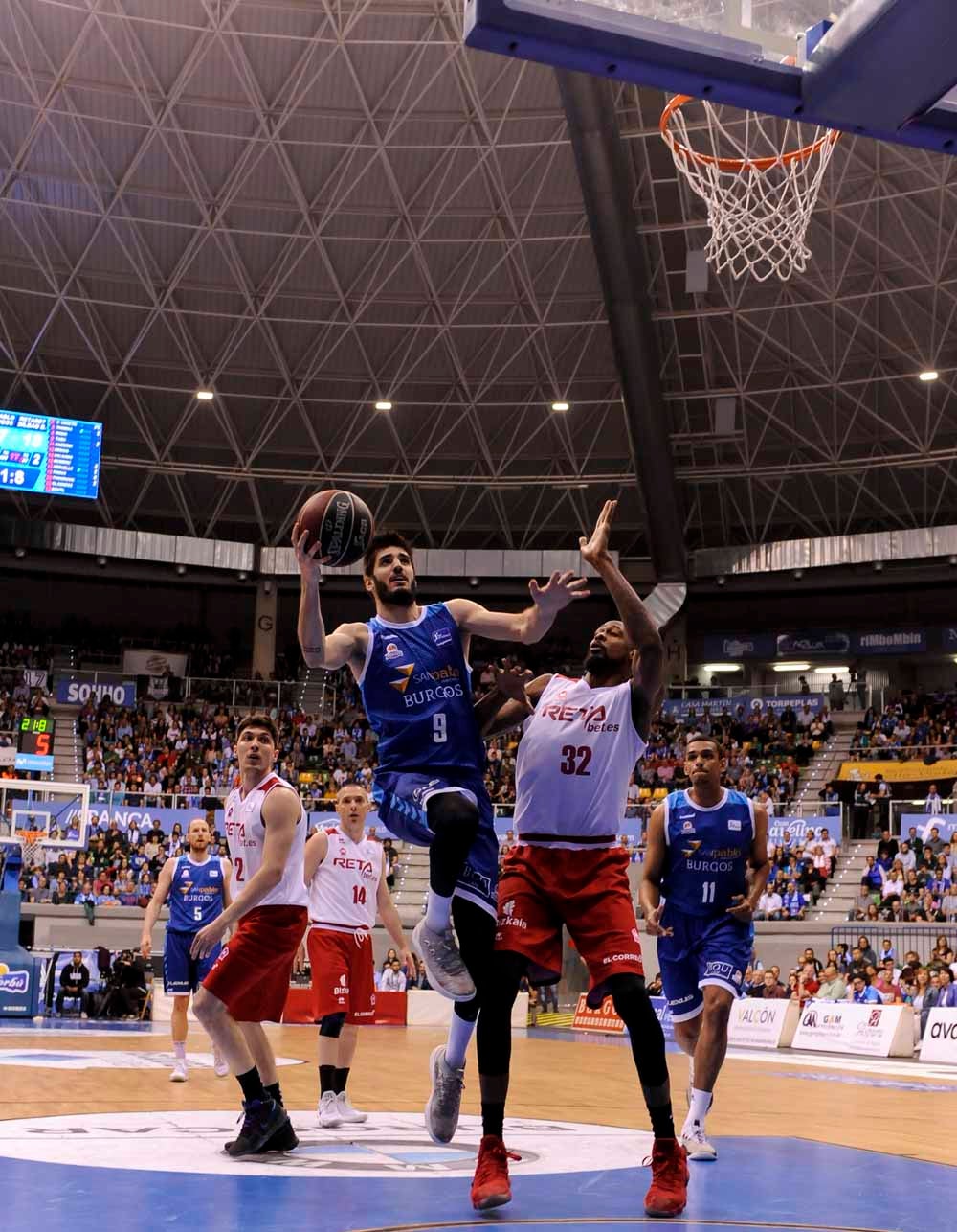Fotos: Las mejores imágenes del San Pablo RETAbet Bilbao Basket