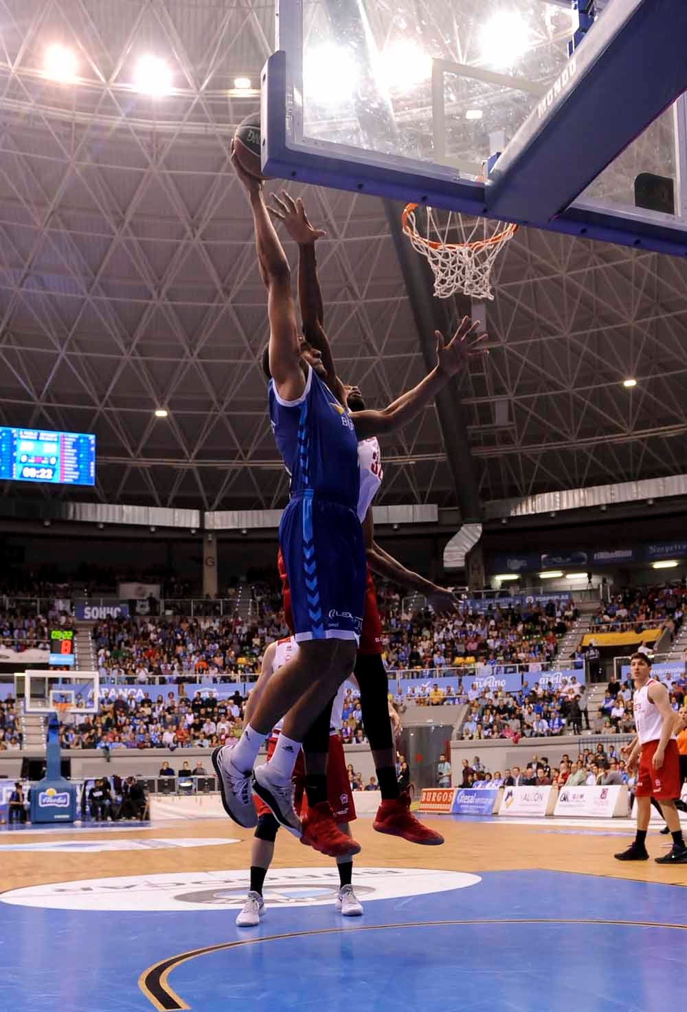 Fotos: Las mejores imágenes del San Pablo RETAbet Bilbao Basket