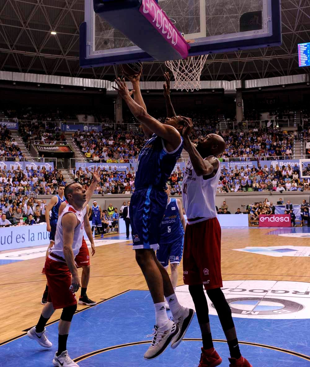 Fotos: Las mejores imágenes del San Pablo RETAbet Bilbao Basket